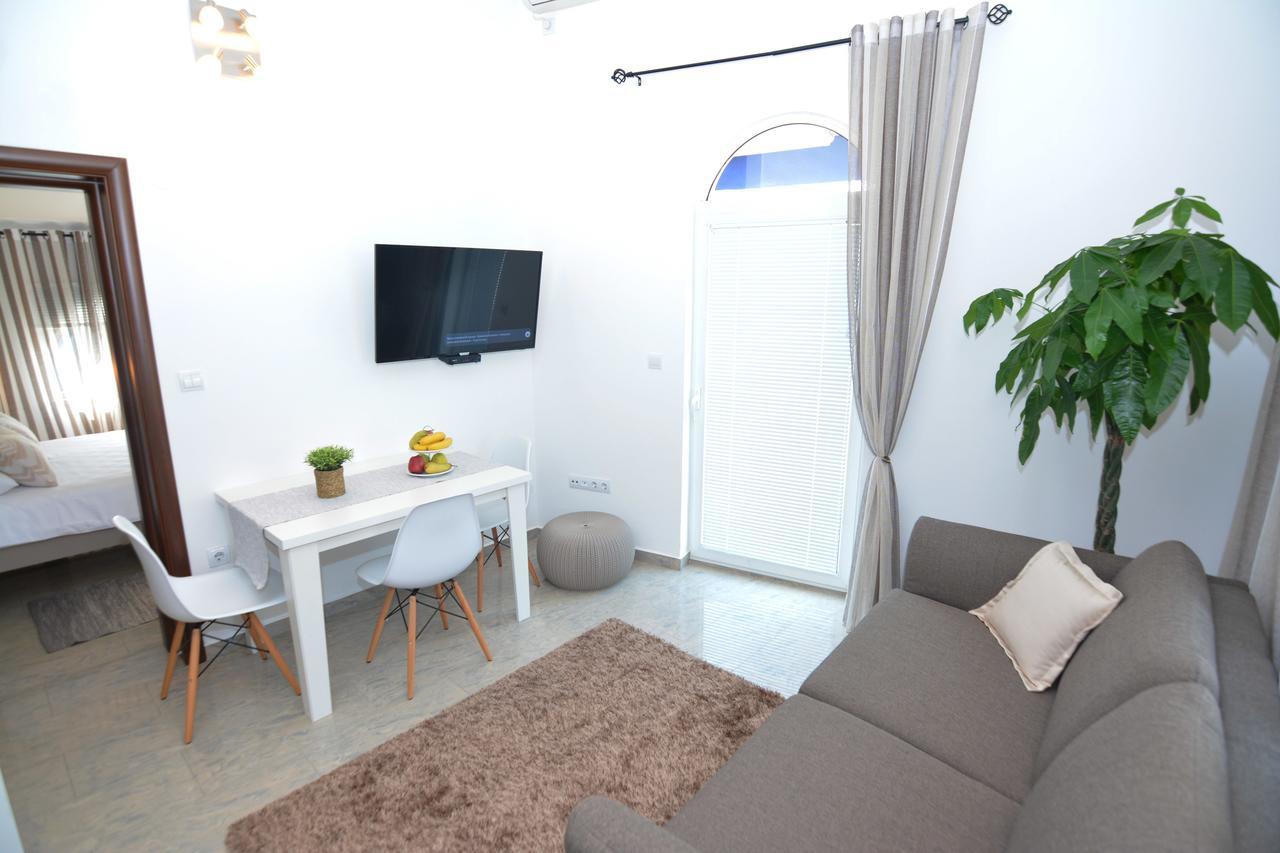Tropicoco Apartments Tivat Eksteriør billede
