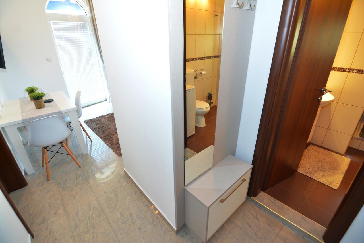 Tropicoco Apartments Tivat Eksteriør billede