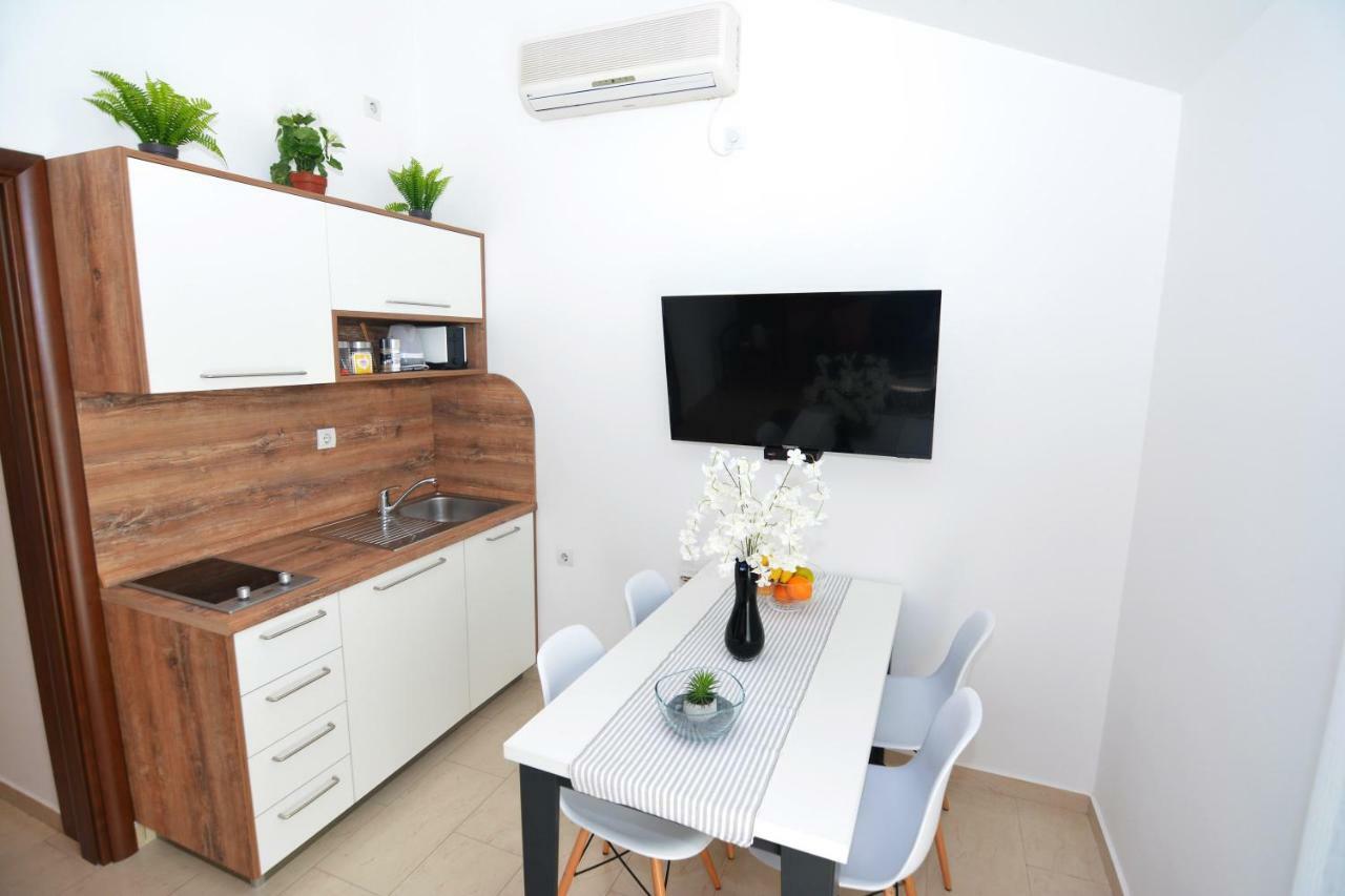 Tropicoco Apartments Tivat Eksteriør billede